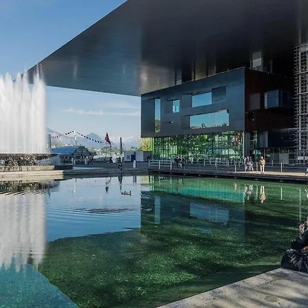 Romantisches In Der Yellow Lucerne